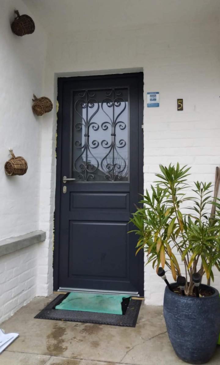 Entreprise spécialisée dans la pose de portes extérieures Lille